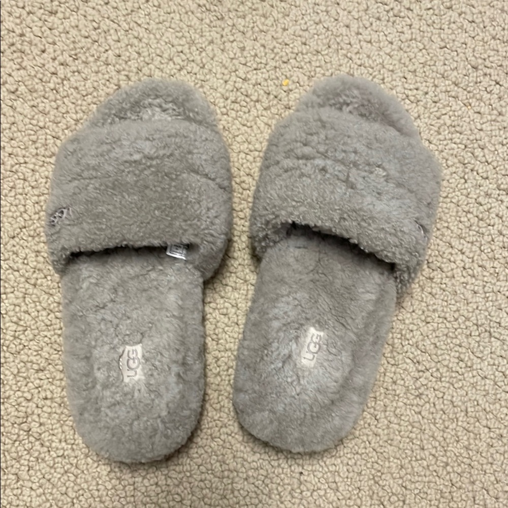UGG Cozetta curly Soft Gray Furry Slides
